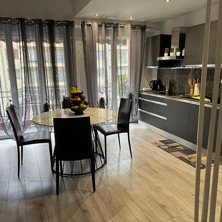 Gorgeous 2 Bedrooms Holiday Apartement นีซ ภายนอก รูปภาพ