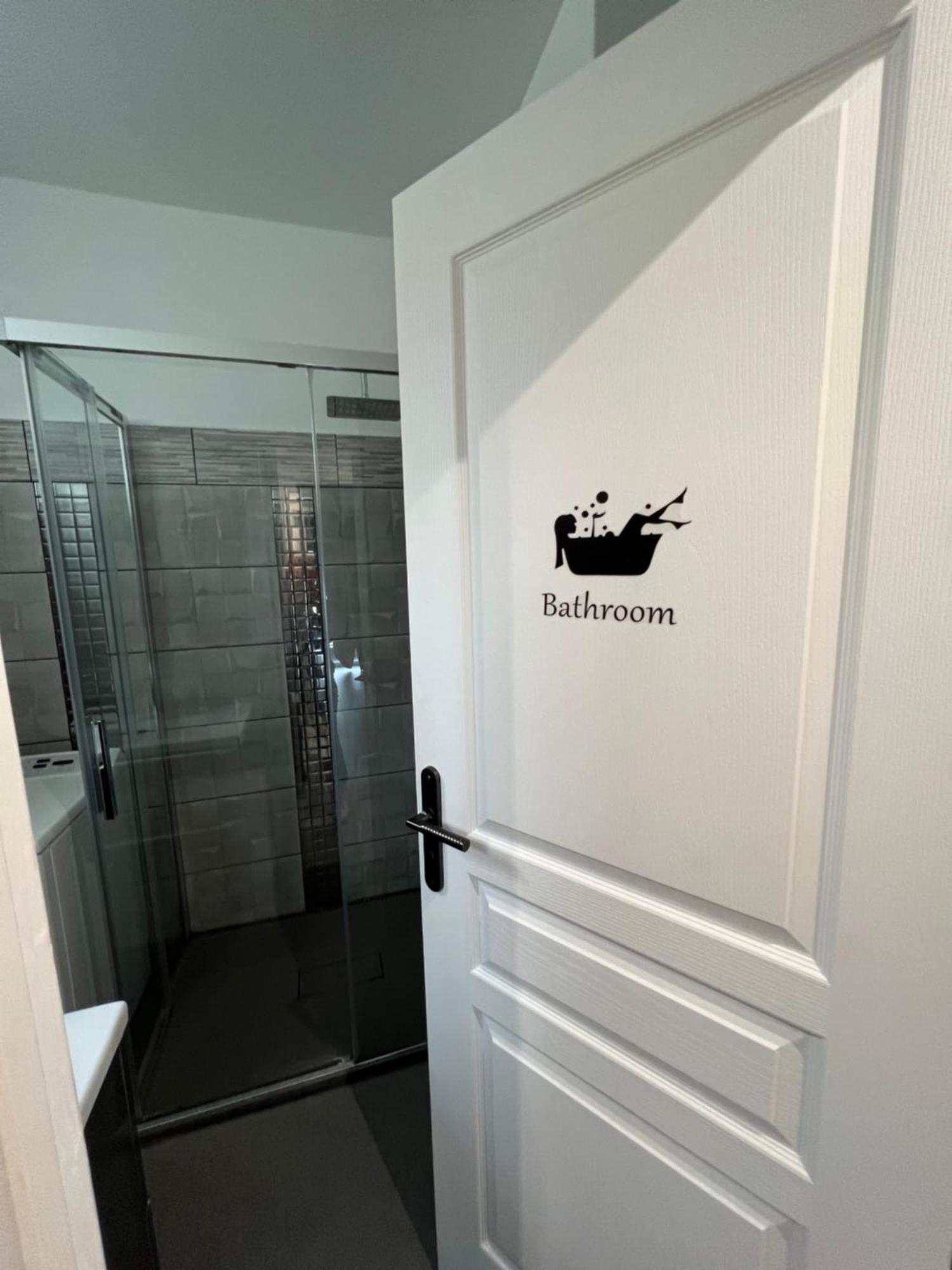 Gorgeous 2 Bedrooms Holiday Apartement นีซ ภายนอก รูปภาพ